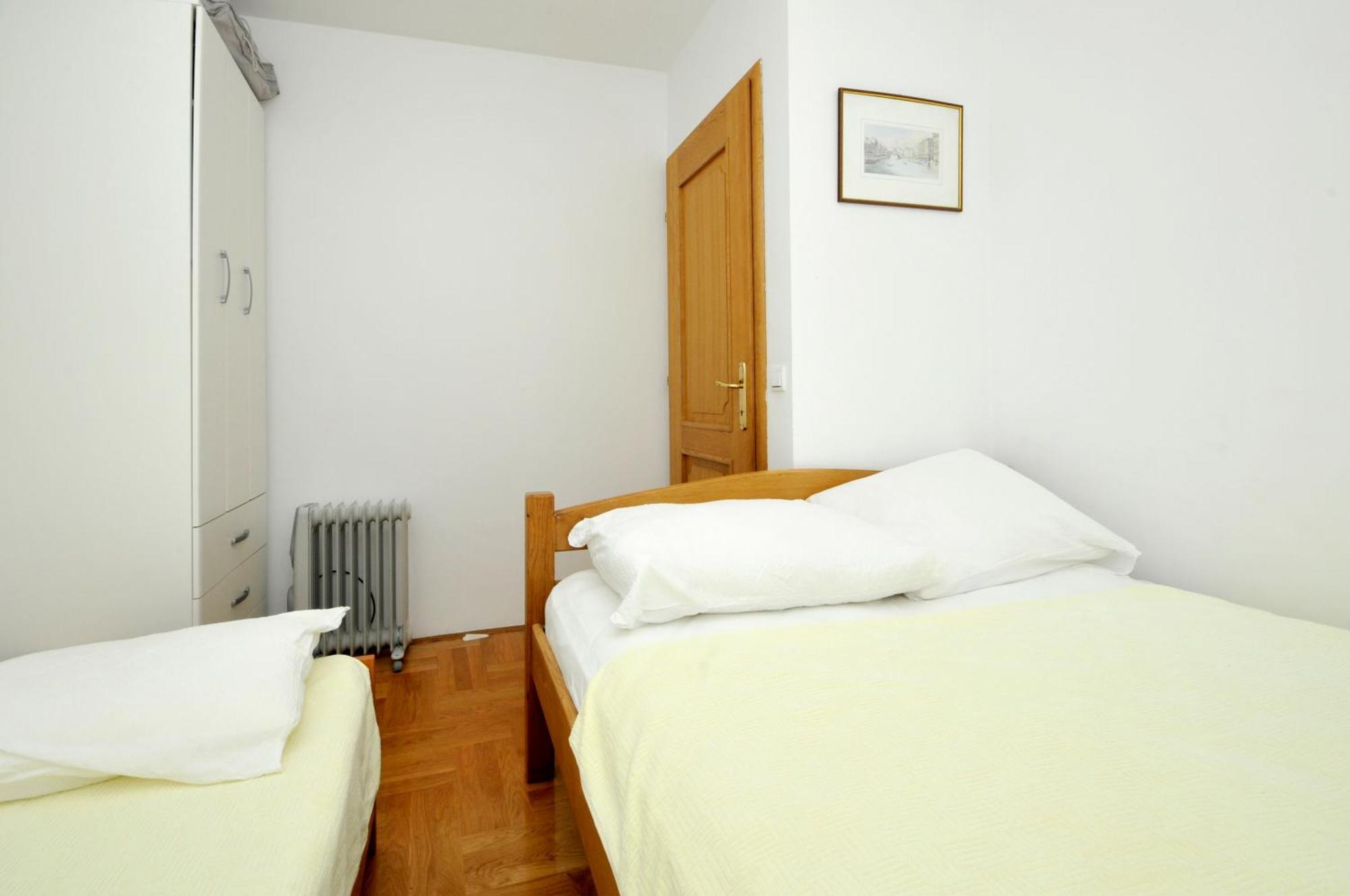 Apartmani Svalina - Seaview And 130M From Beach Trogir Ngoại thất bức ảnh