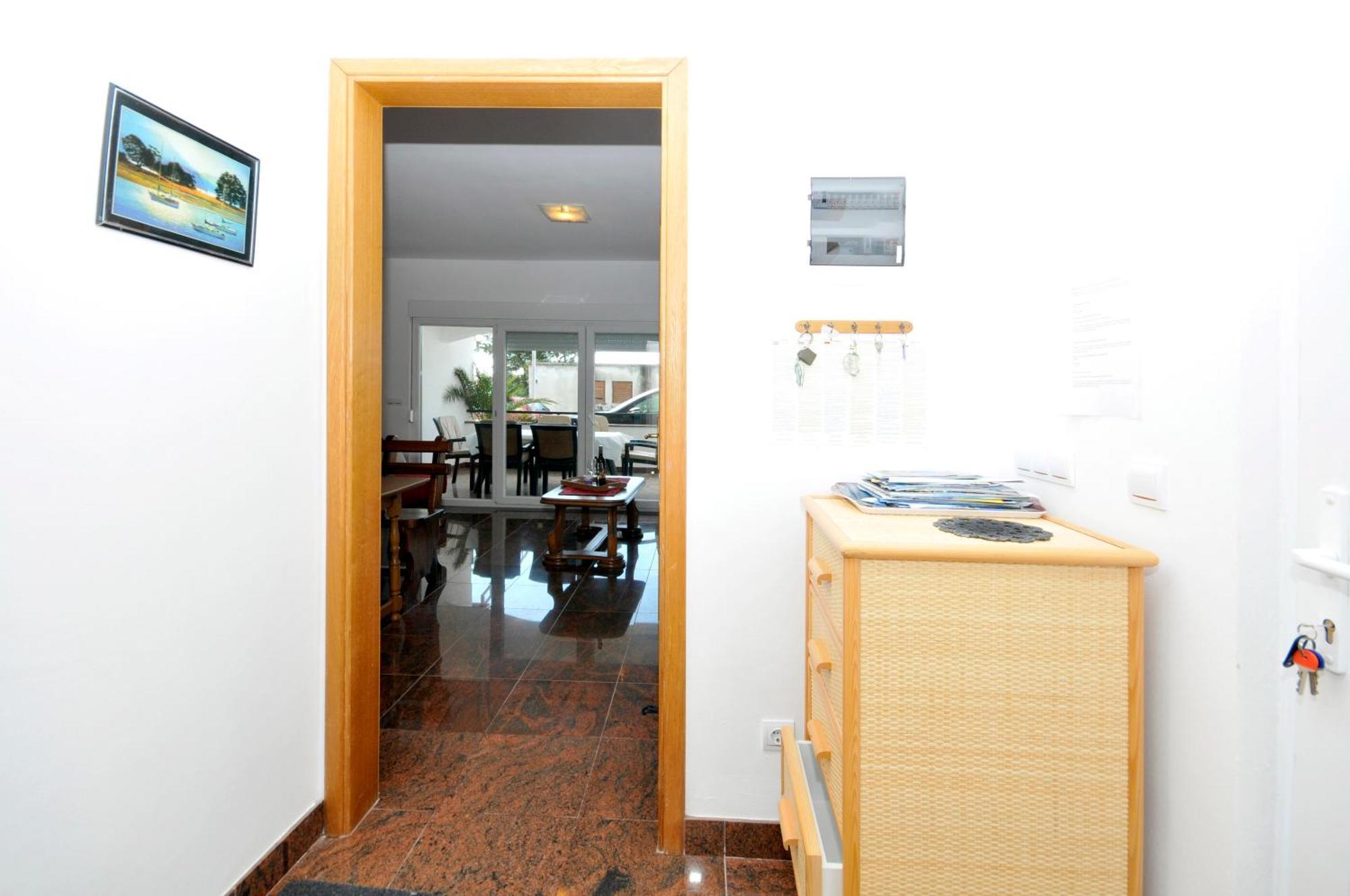 Apartmani Svalina - Seaview And 130M From Beach Trogir Ngoại thất bức ảnh