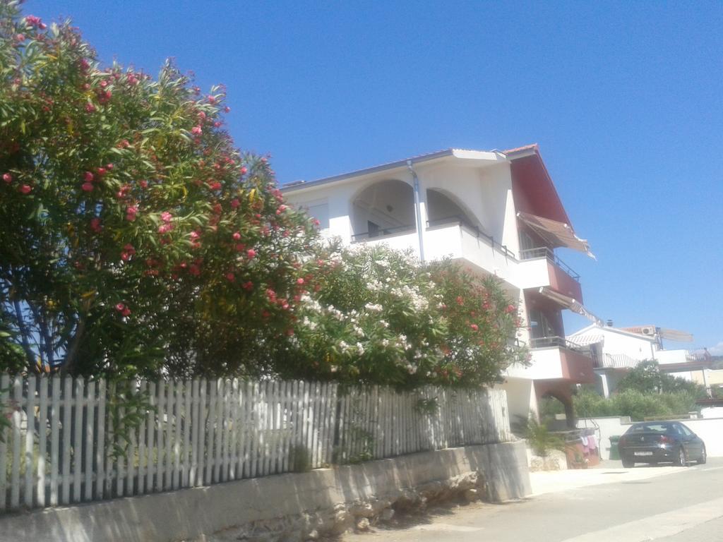 Apartmani Svalina - Seaview And 130M From Beach Trogir Ngoại thất bức ảnh