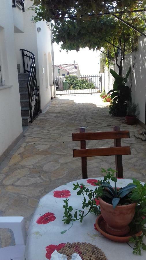 Apartmani Svalina - Seaview And 130M From Beach Trogir Ngoại thất bức ảnh