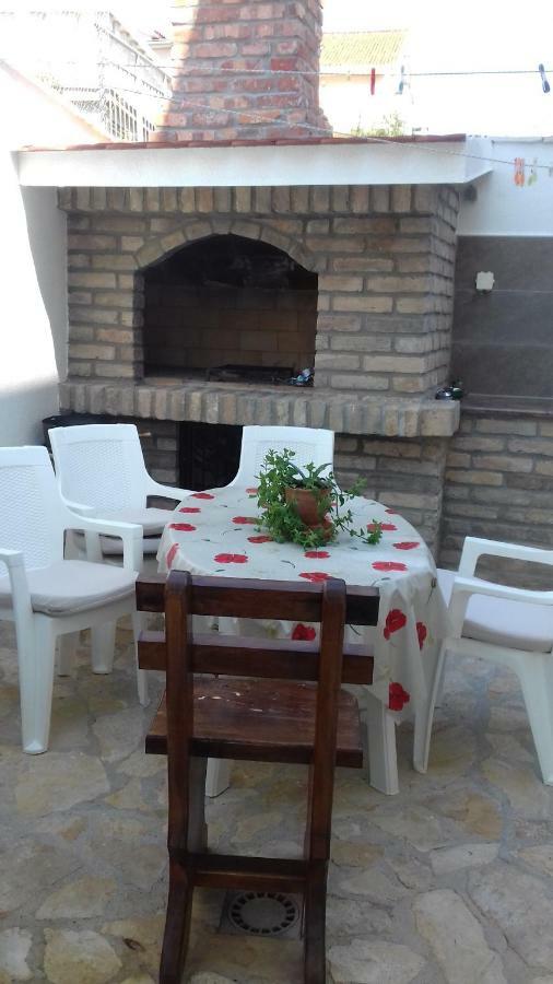 Apartmani Svalina - Seaview And 130M From Beach Trogir Ngoại thất bức ảnh